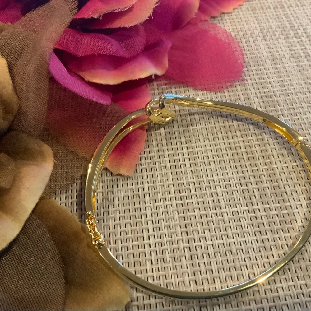 ♥️BRAND NEW ♥️18k gold over silver bracelet with diamonds. exquisite and elegant - Picture 5 of 9